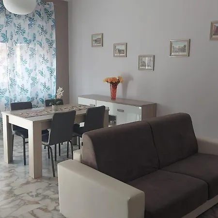 Apartment Appartamento Centrale *